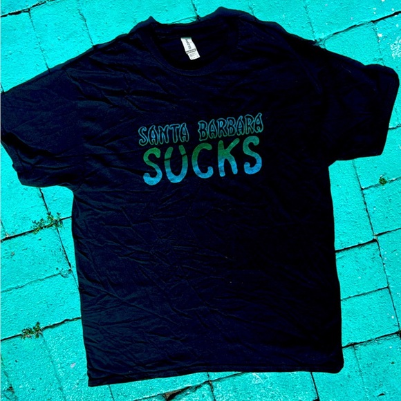 Hand silkscreened Santa Barbara Sucks T shirt - Picture 1 of 2